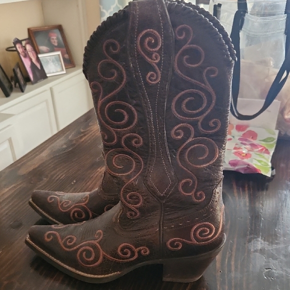 Ariat Brown Textured Boots - Picture 2 of 8